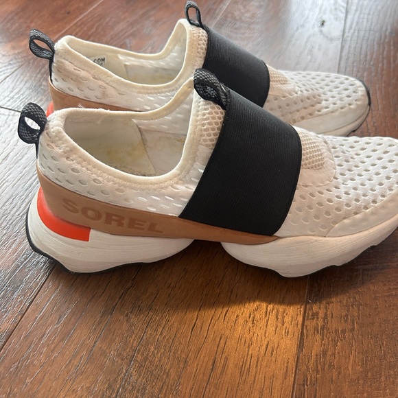 Sorel Women's Kinetic Impact Strap Sneakers Black/White Shoes Size 6 - Picture 3 of 9